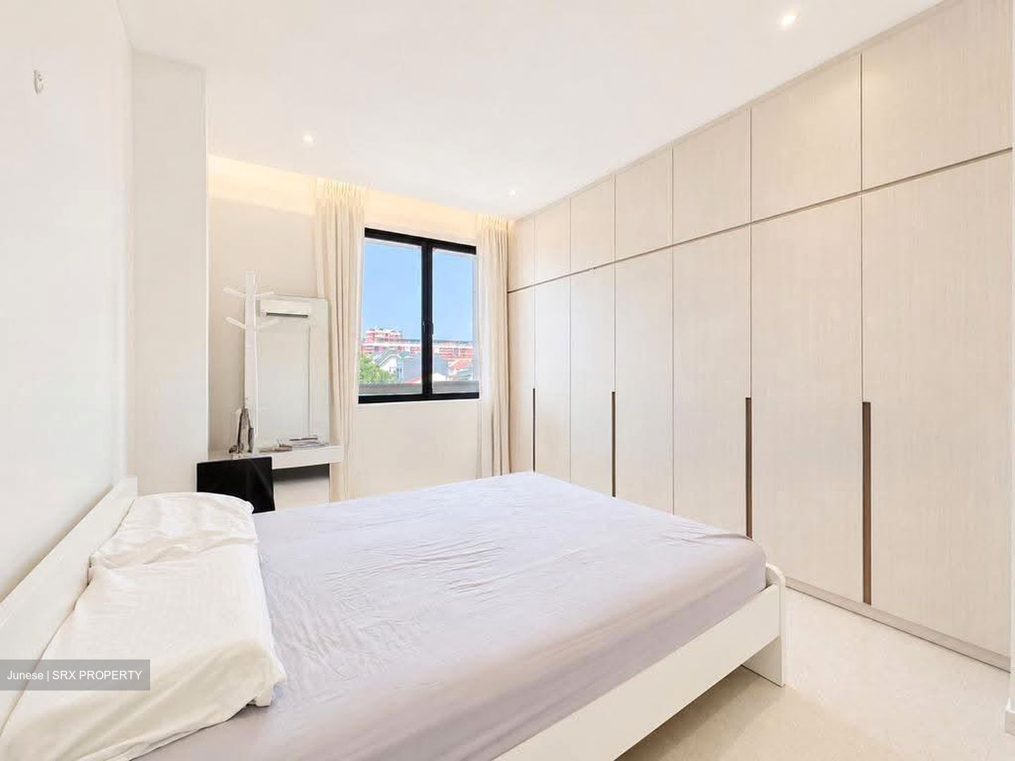 Charlton Corner (D19), Apartment #612069141